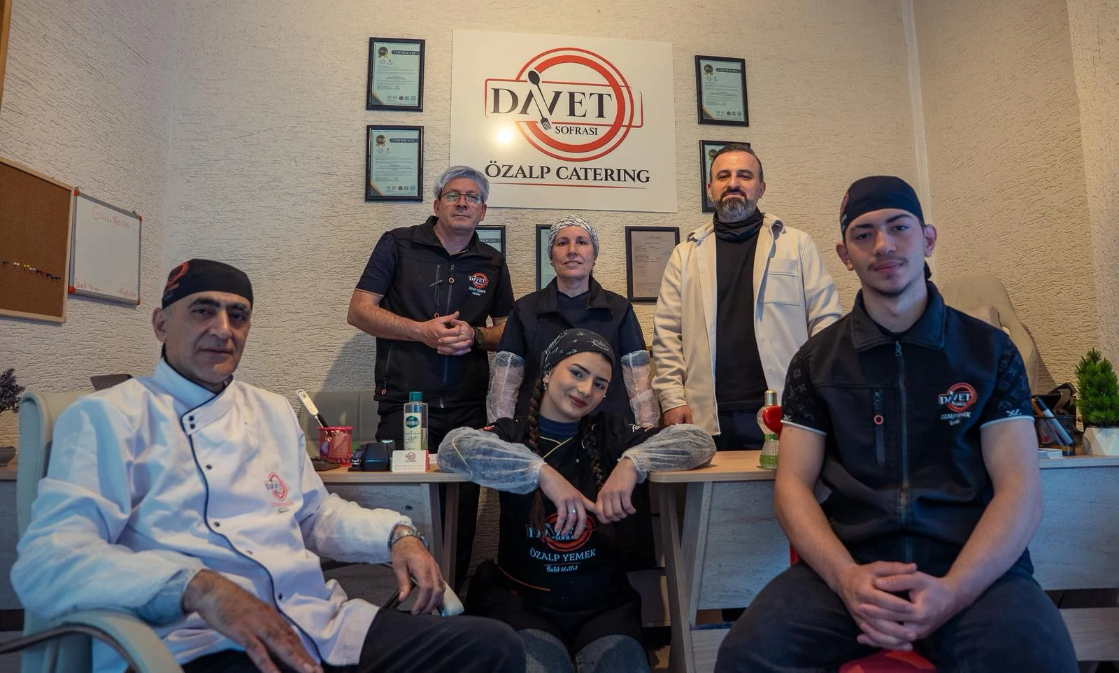 Özalp Catering Davet Sofrası ekibi - Tuzla yemek firması